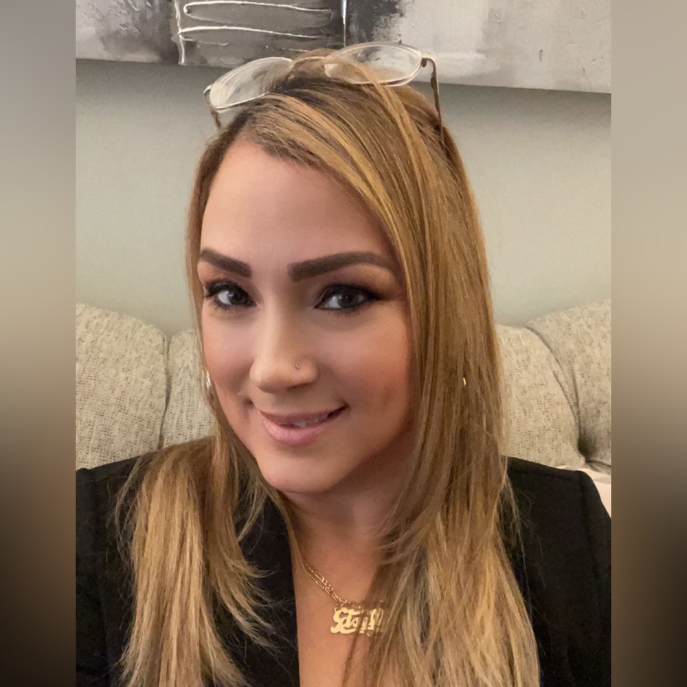 Meet your Posher, Monica